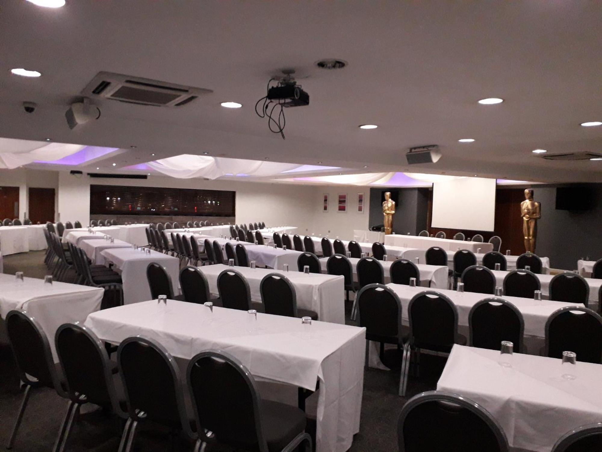 Holiday Inn - Manchester - Oldham By Ihg Failsworth Esterno foto